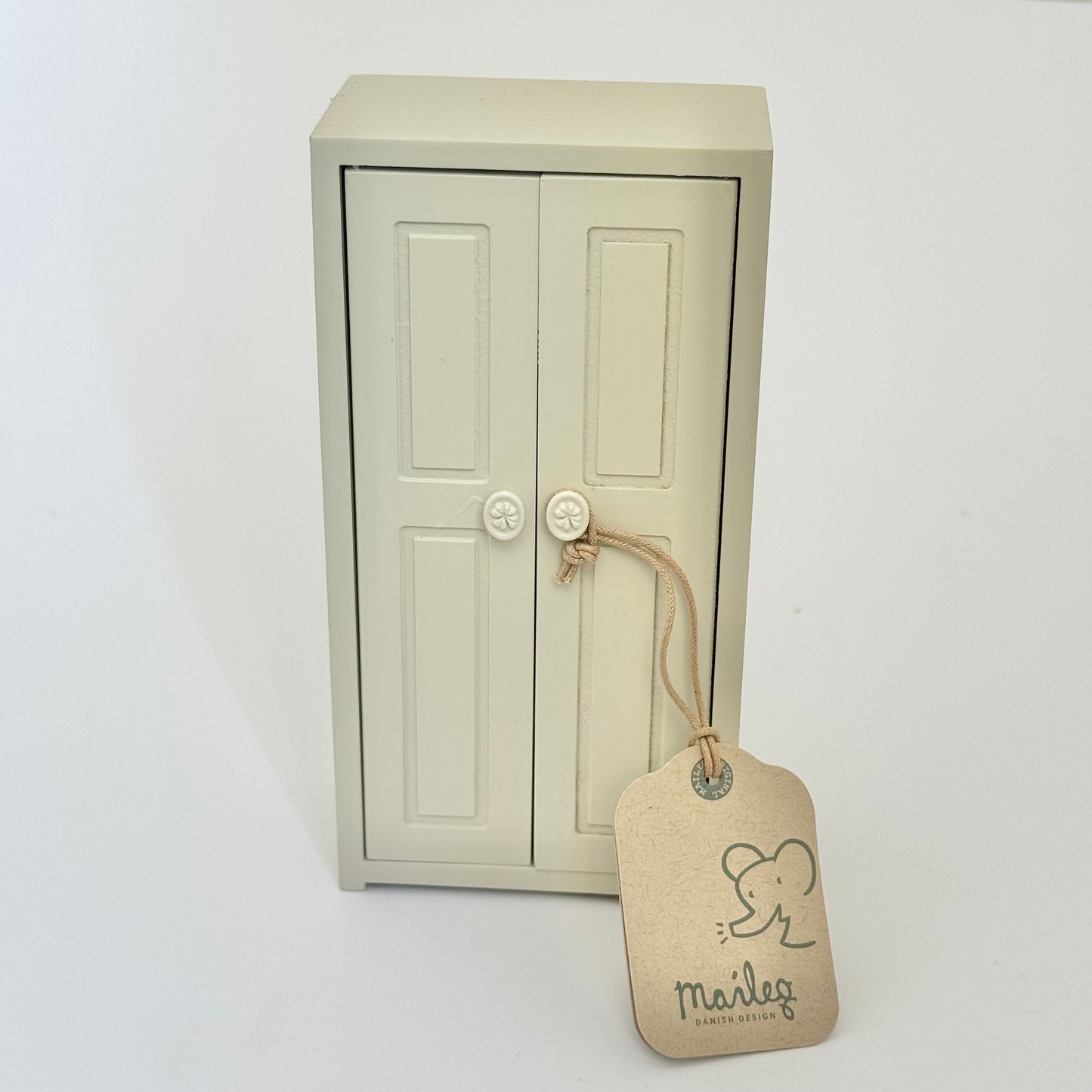 Maileg Closet, Mouse - Cream (SPLIT WOOD ON CORNER)