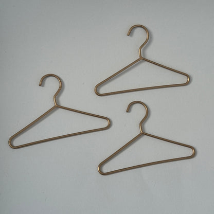 Maileg Clothes Rack in Metal - Off White (SMALL PAINT CHIP)